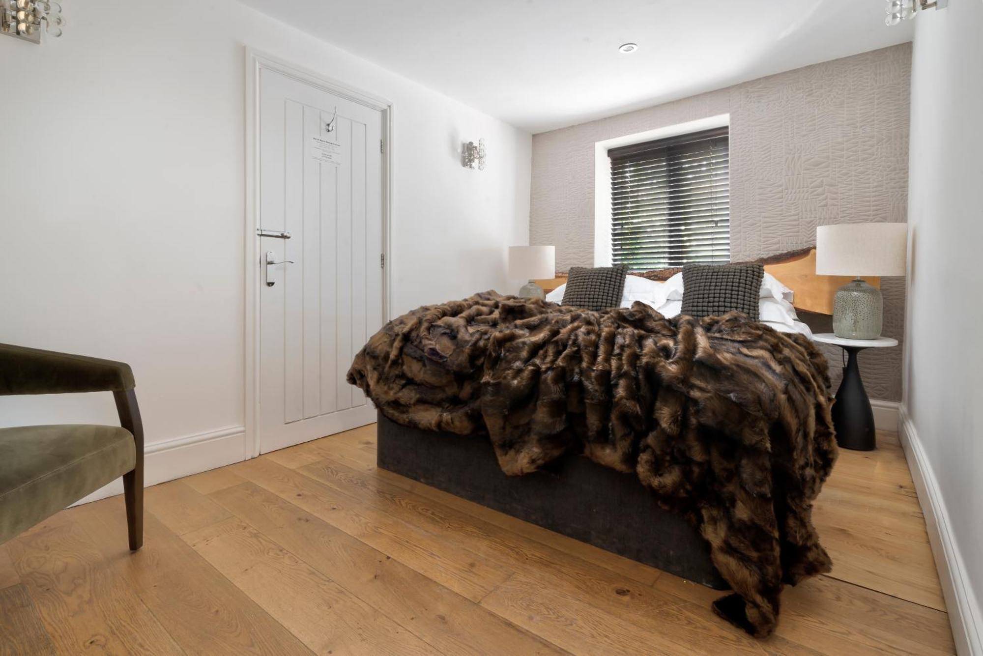 Aphrodites Group - Luxury Hot Tub Suites In Central Lake District! Боунес-он-Уиндермер Экстерьер фото