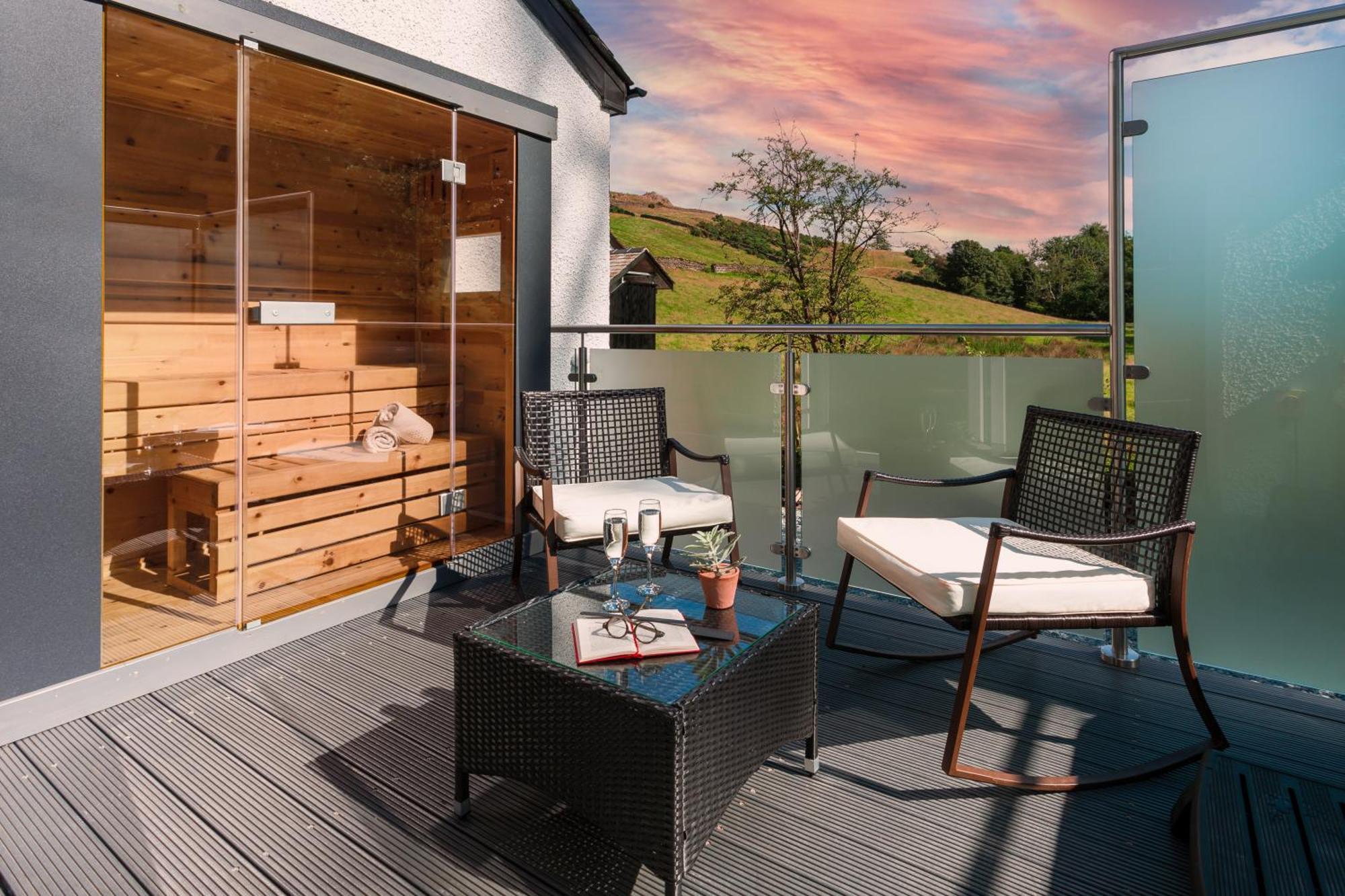 Aphrodites Group - Luxury Hot Tub Suites In Central Lake District! Боунес-он-Уиндермер Экстерьер фото