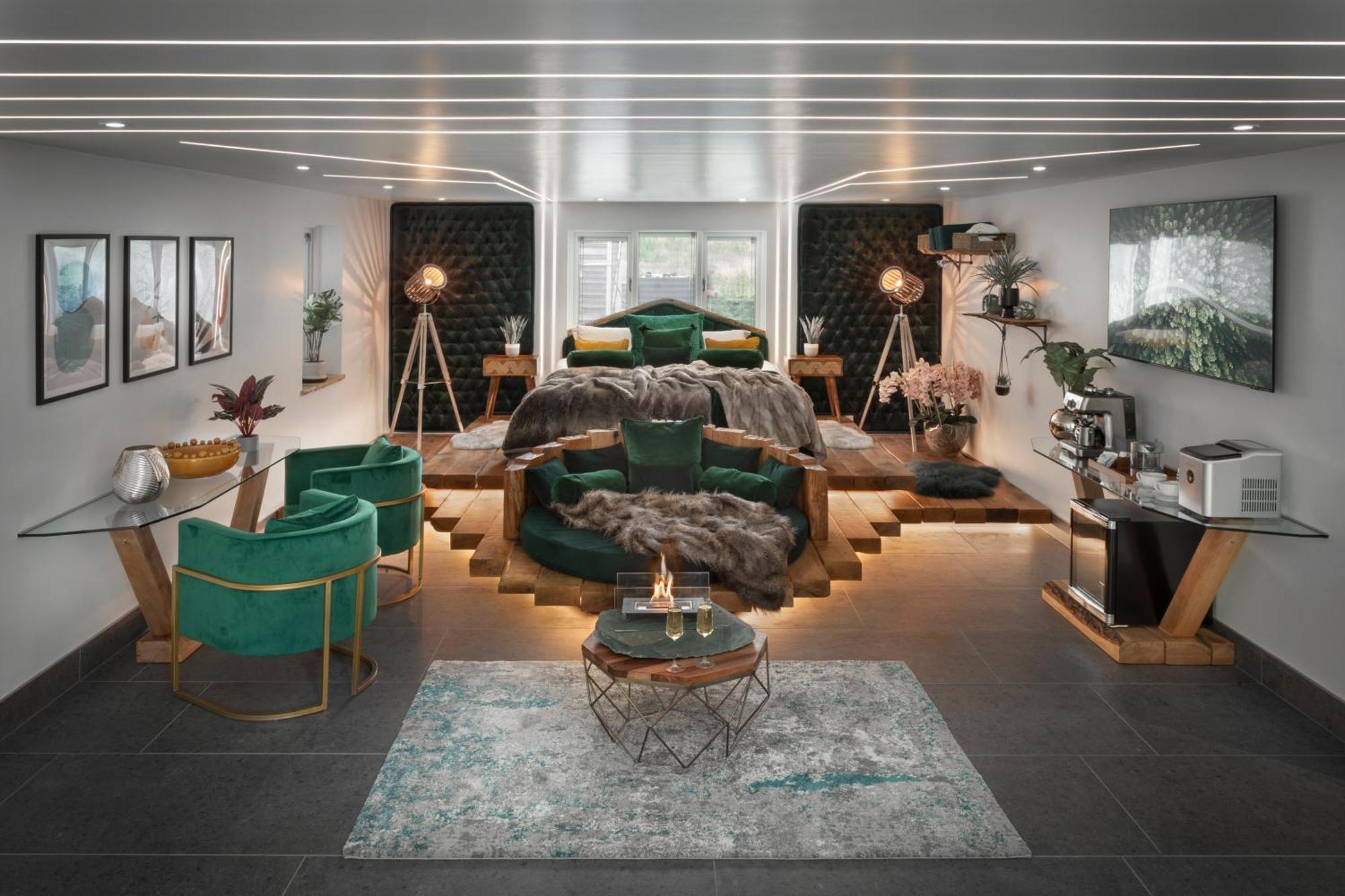 Aphrodites Group - Luxury Hot Tub Suites In Central Lake District! Боунес-он-Уиндермер Экстерьер фото