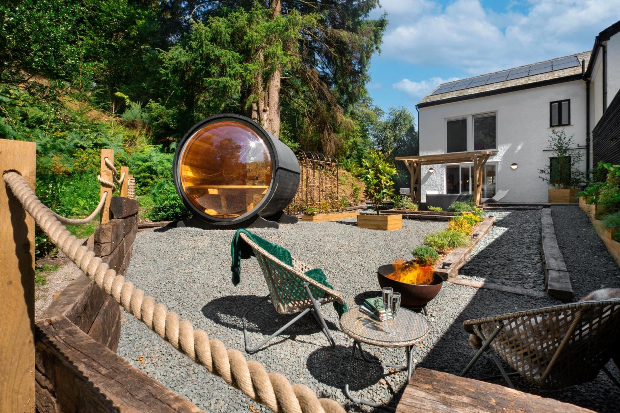 Aphrodites Group - Luxury Hot Tub Suites In Central Lake District! Боунес-он-Уиндермер Экстерьер фото