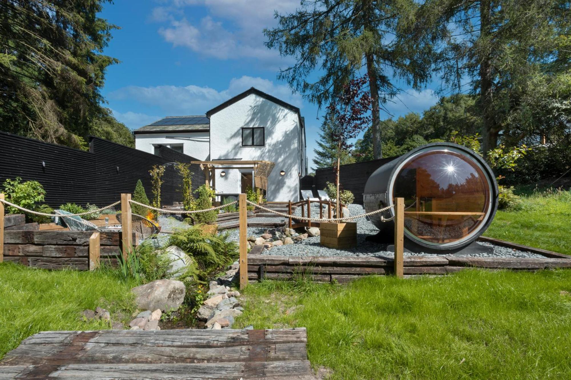 Aphrodites Group - Luxury Hot Tub Suites In Central Lake District! Боунес-он-Уиндермер Экстерьер фото