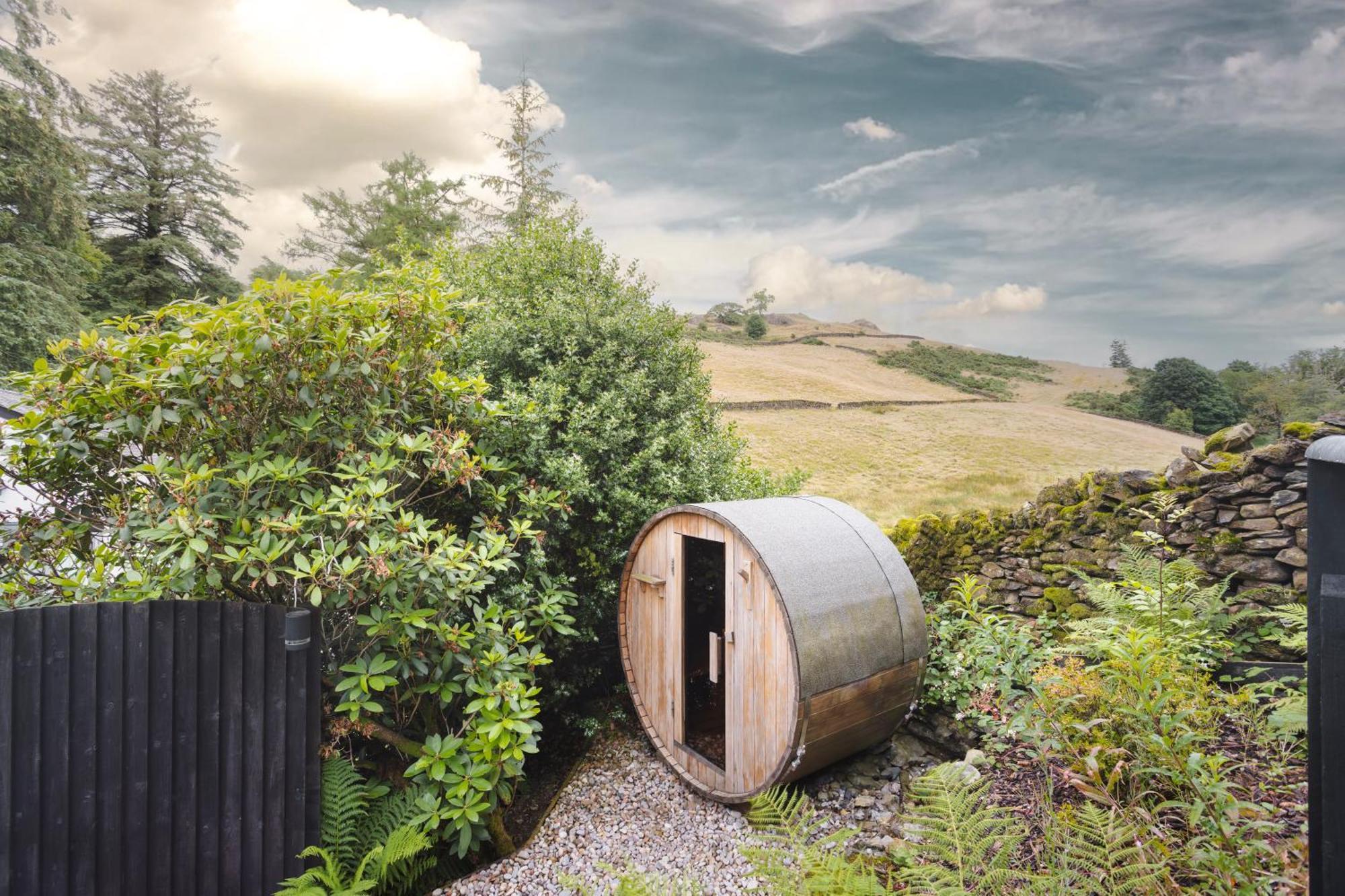 Aphrodites Group - Luxury Hot Tub Suites In Central Lake District! Боунес-он-Уиндермер Экстерьер фото