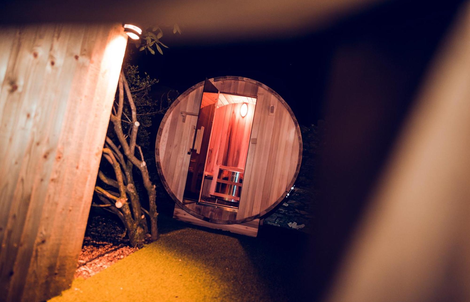 Aphrodites Group - Luxury Hot Tub Suites In Central Lake District! Боунес-он-Уиндермер Экстерьер фото