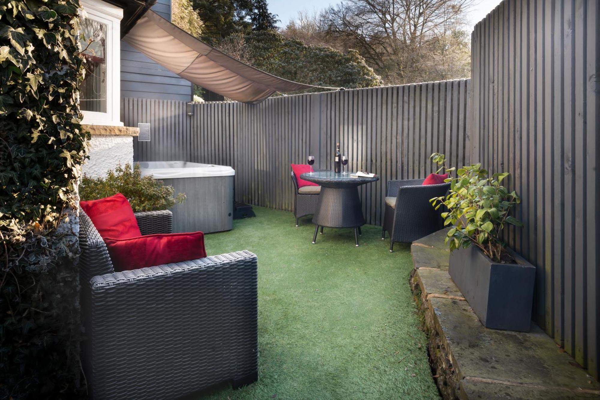 Aphrodites Group - Luxury Hot Tub Suites In Central Lake District! Боунес-он-Уиндермер Экстерьер фото