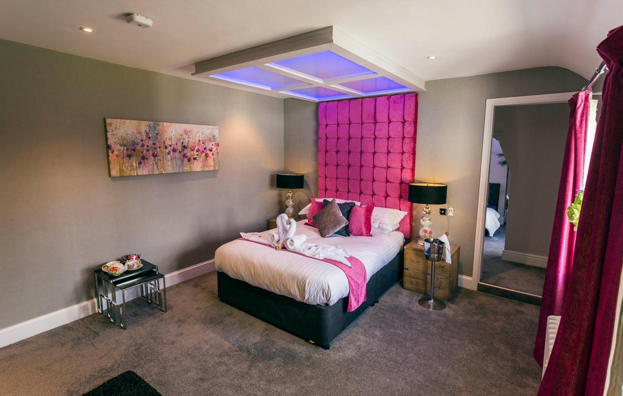 Aphrodites Group - Luxury Hot Tub Suites In Central Lake District! Боунес-он-Уиндермер Экстерьер фото