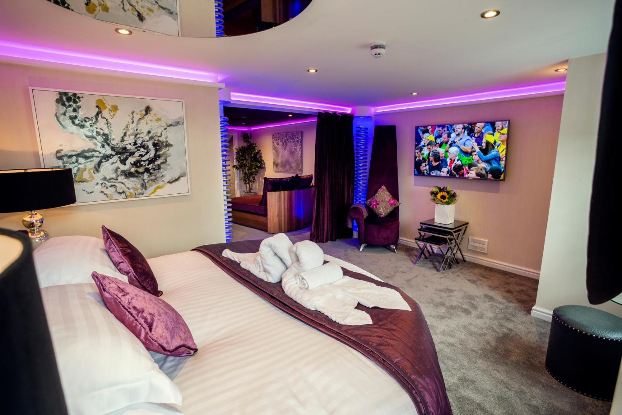 Aphrodites Group - Luxury Hot Tub Suites In Central Lake District! Боунес-он-Уиндермер Экстерьер фото