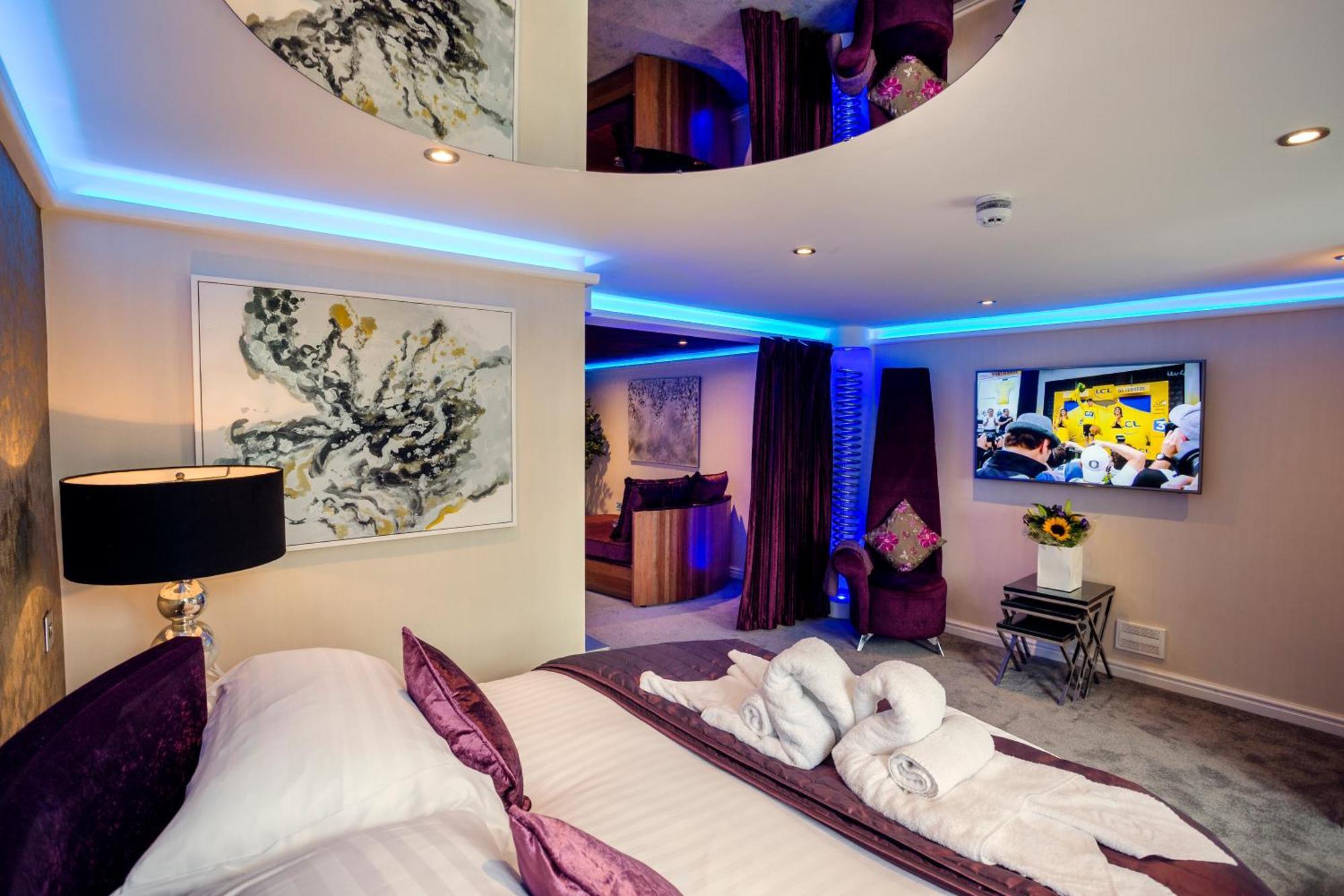 Aphrodites Group - Luxury Hot Tub Suites In Central Lake District! Боунес-он-Уиндермер Экстерьер фото
