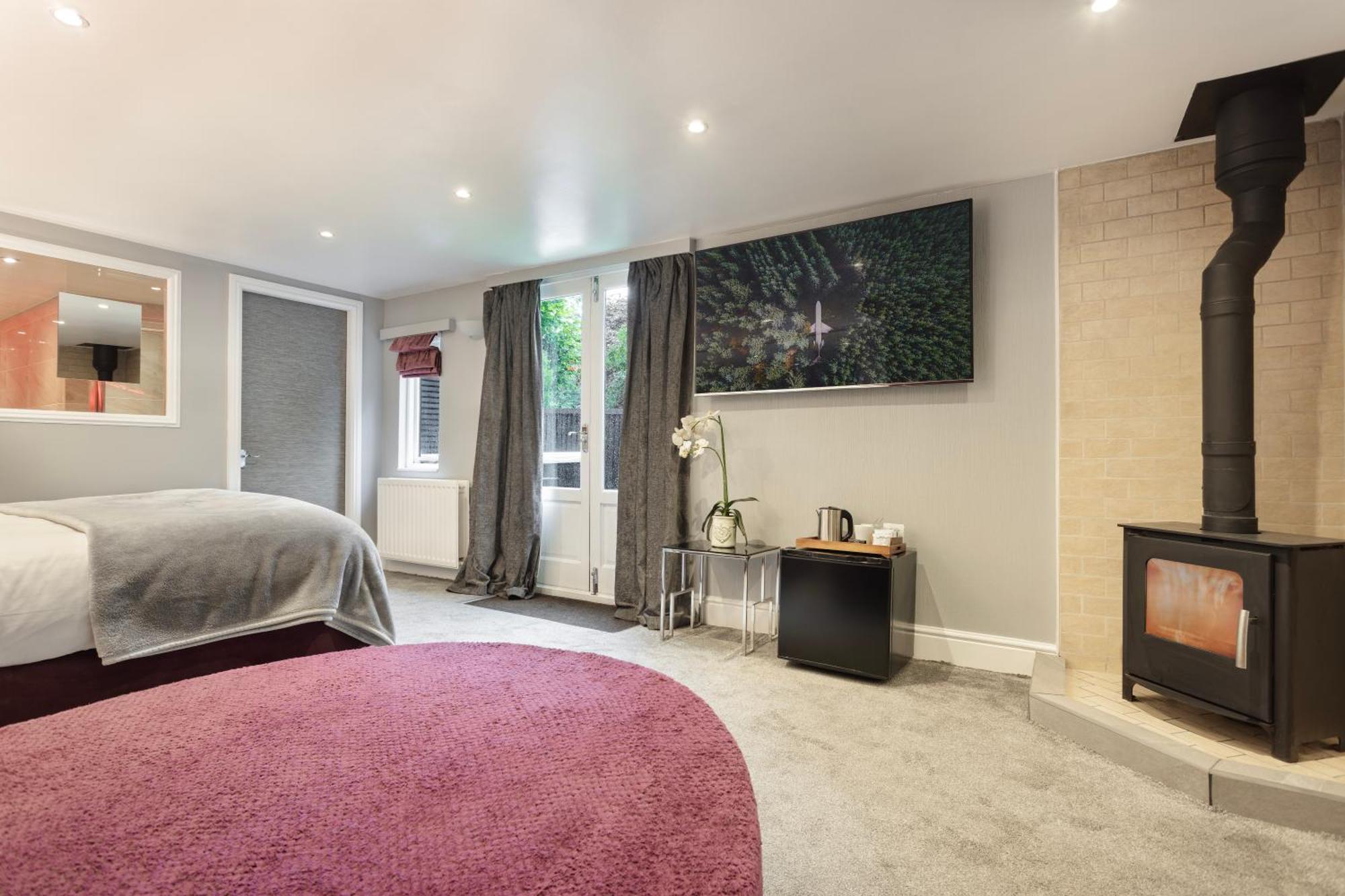 Aphrodites Group - Luxury Hot Tub Suites In Central Lake District! Боунес-он-Уиндермер Экстерьер фото