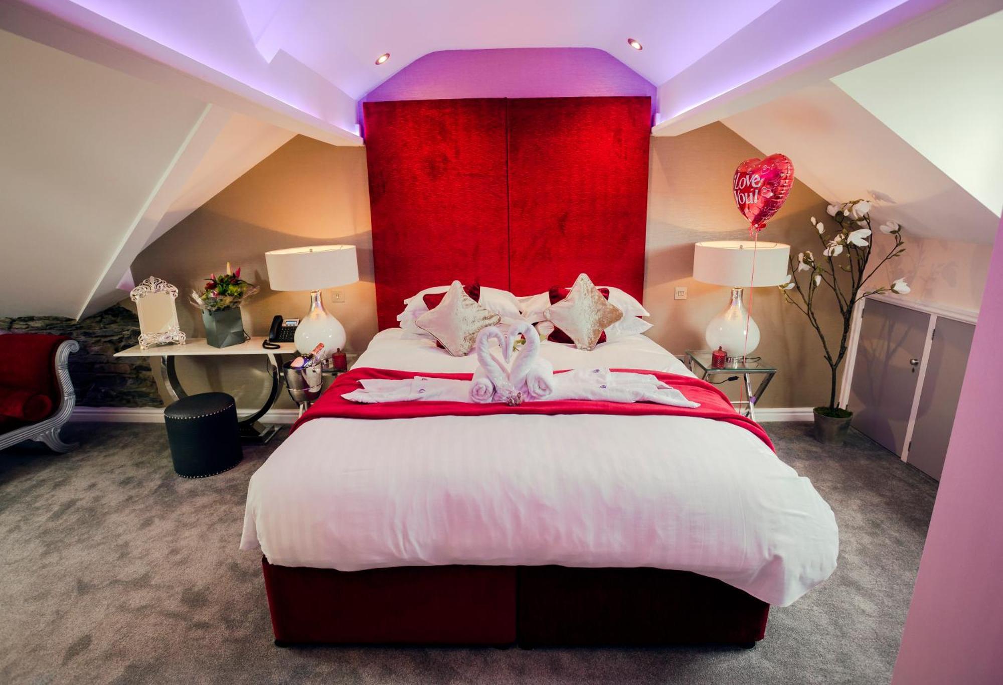 Aphrodites Group - Luxury Hot Tub Suites In Central Lake District! Боунес-он-Уиндермер Экстерьер фото