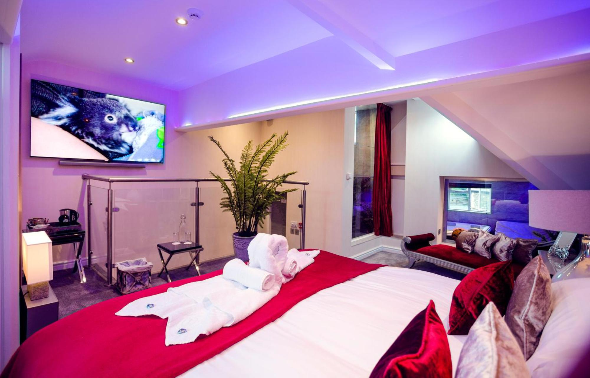Aphrodites Group - Luxury Hot Tub Suites In Central Lake District! Боунес-он-Уиндермер Экстерьер фото